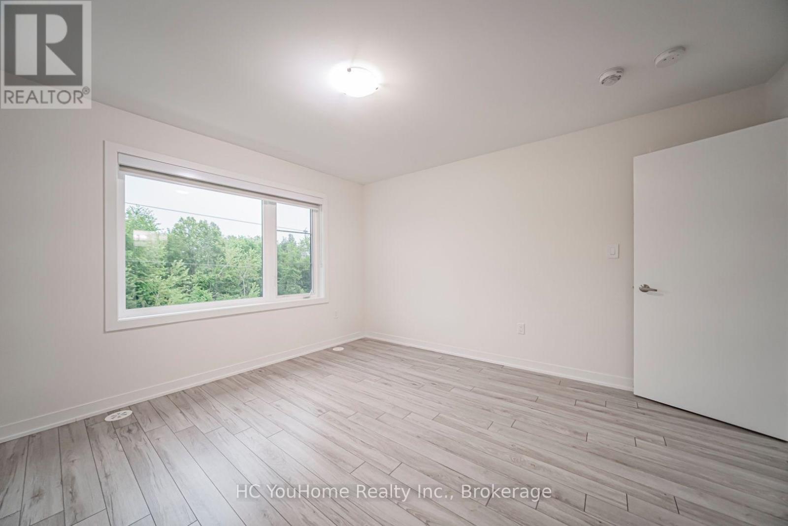 #106 250 FINCH AVENUE - 22