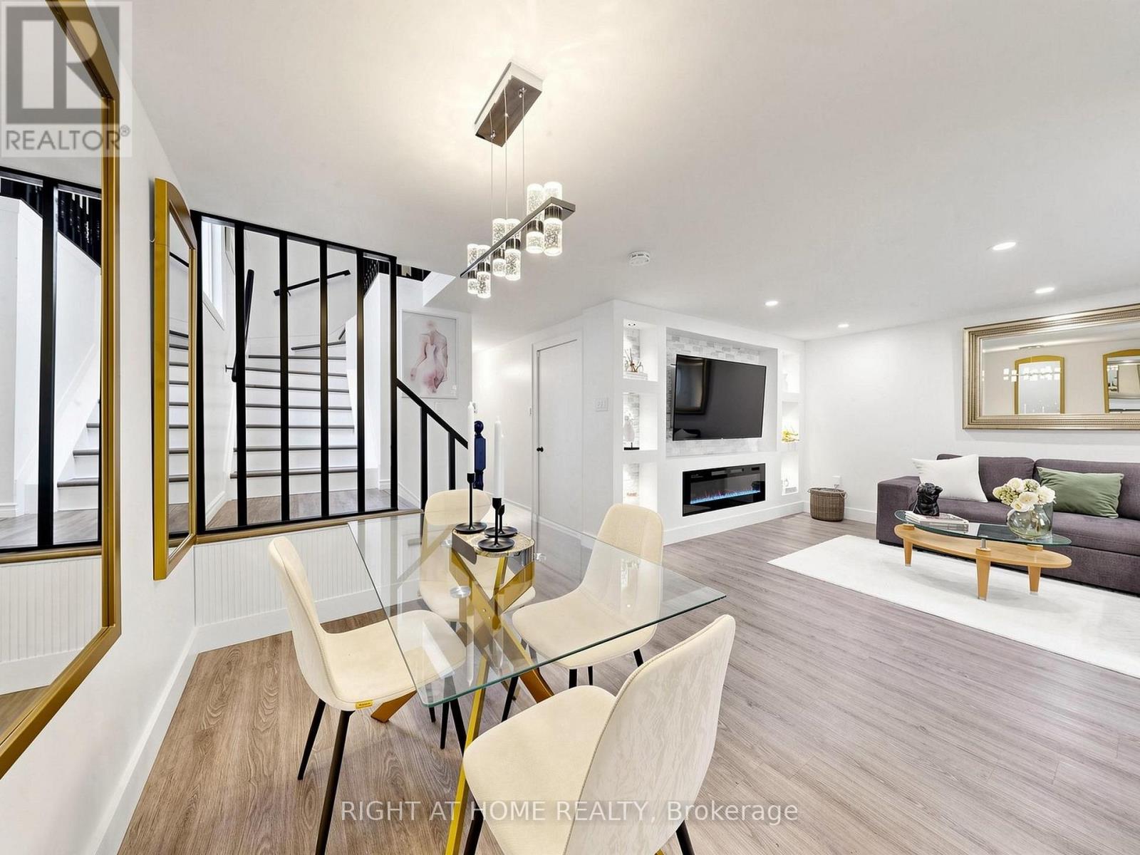 207 HICKLING TRAIL - 12
