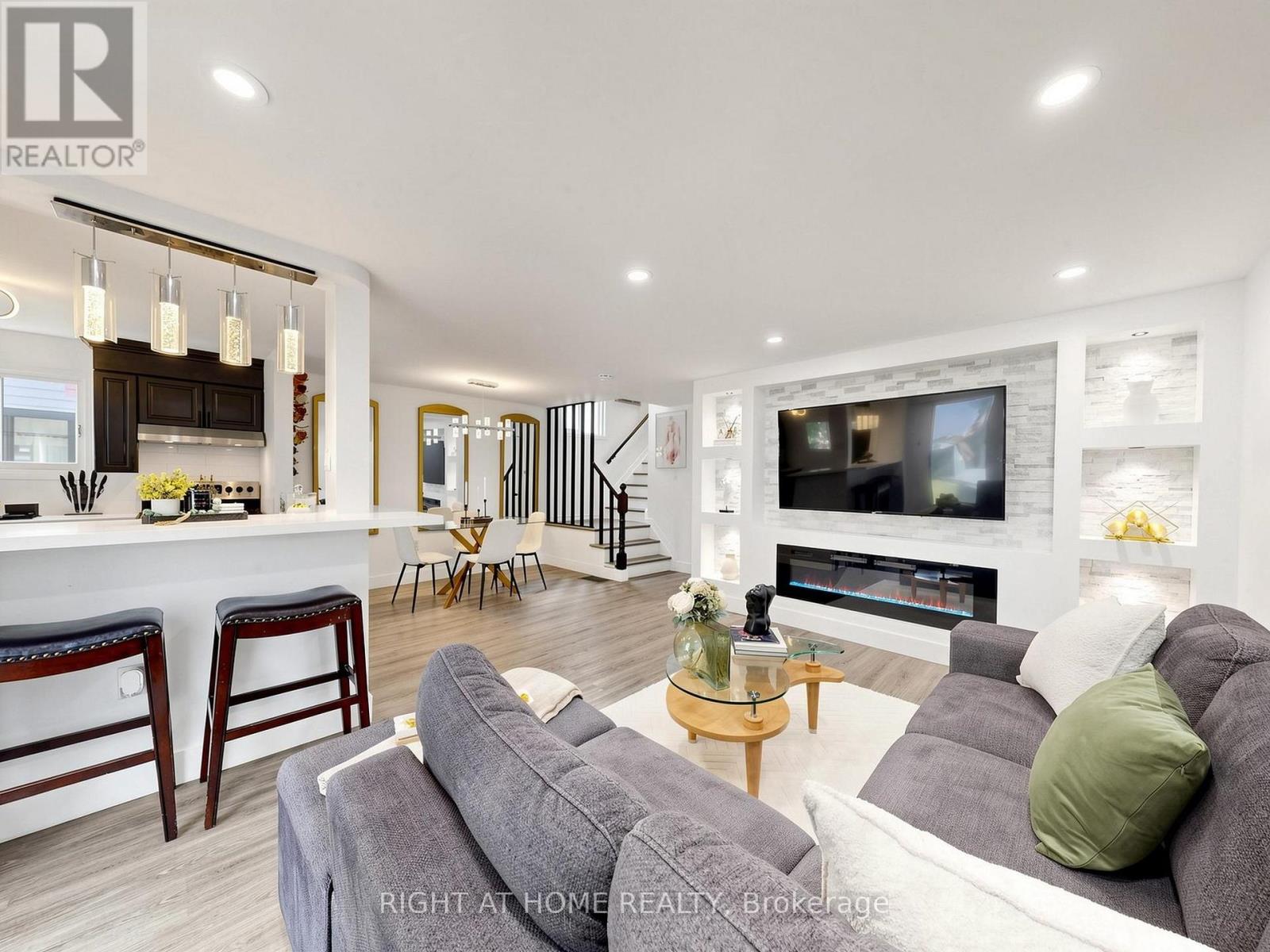 207 HICKLING TRAIL - 7
