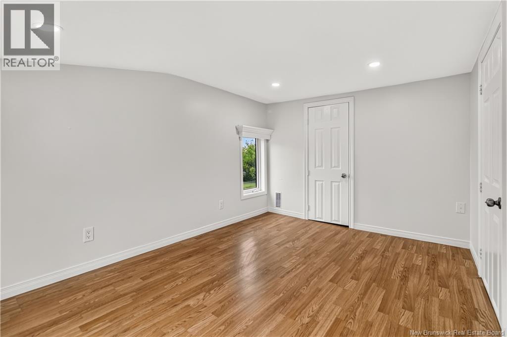 147 Waverley Avenue - Image 17
