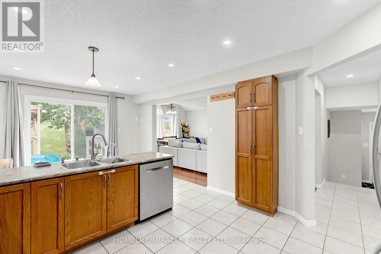 378 MOUNTAIN LAUREL CRESCENT - Image 10
