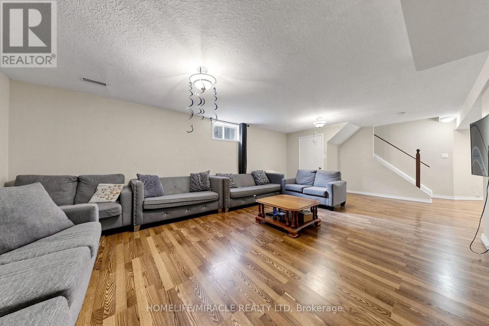 378 MOUNTAIN LAUREL CRESCENT - 37