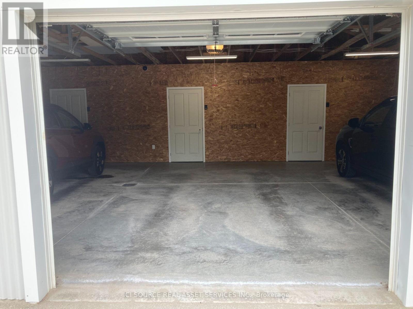 #101 850 ALPHA STREET - 18