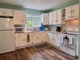 338 Epsilon Avenue, Winnipeg Beach, MB R0C3G0 Photo 7