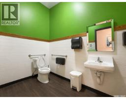 1834 Scarth Street, Regina, SK S4P2G3 Photo 10