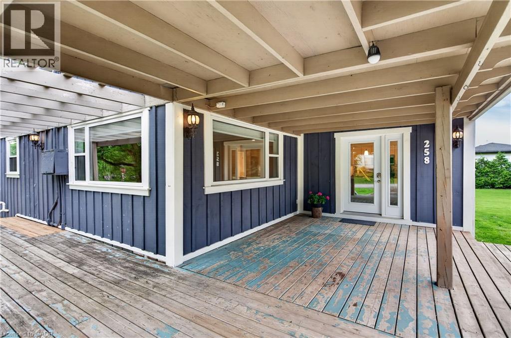 258 LYNDEN Road - Image 4