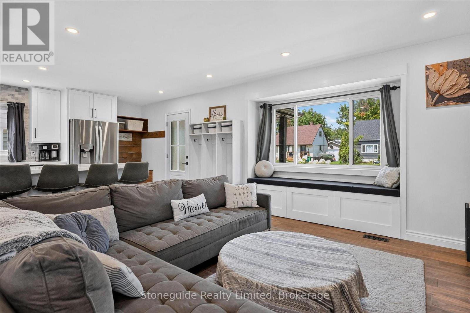 637 MCKELLAR STREET - Image 17