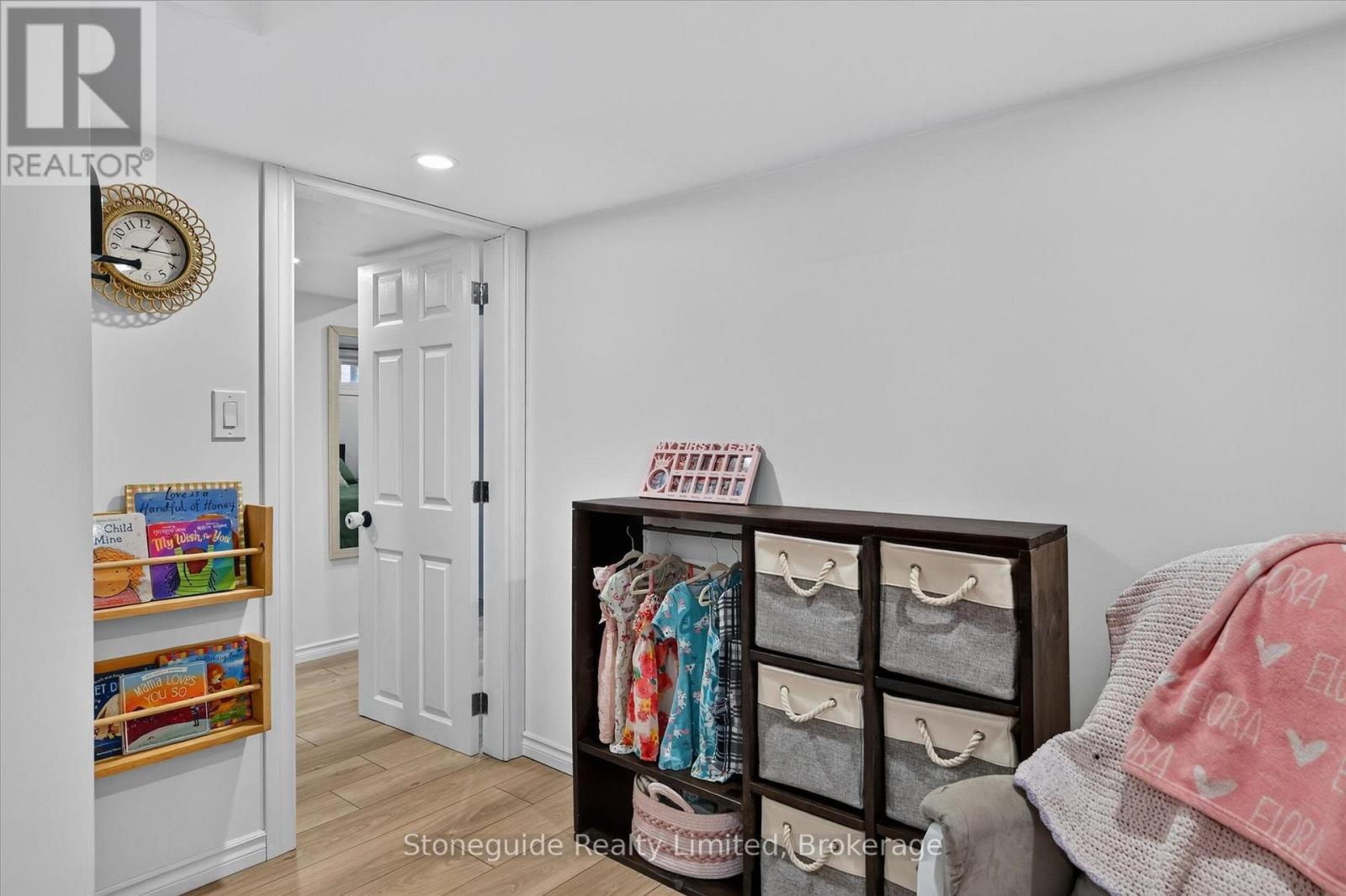 637 MCKELLAR STREET - 44