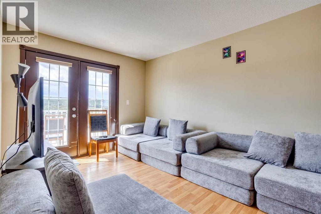 10217 Queen Street - Photo 9