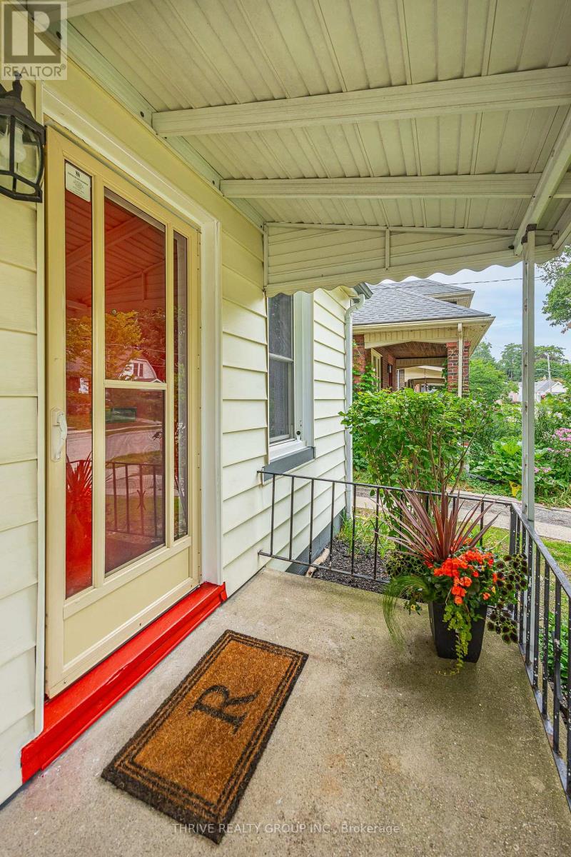 21 WOLSELEY AVENUE - 4