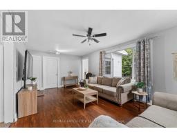 Primary Bedroom - 853 B River Road, Mcnab/braeside, ON K0A1G0 Photo 9