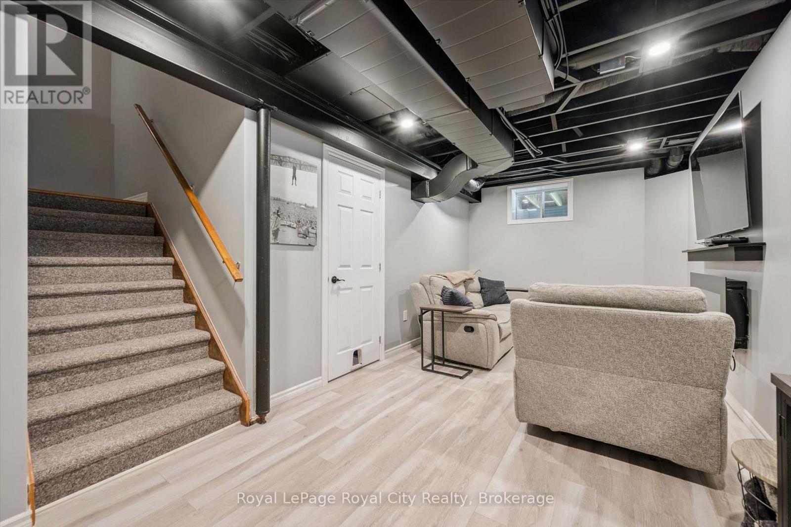 113 COURTNEY STREET - 31