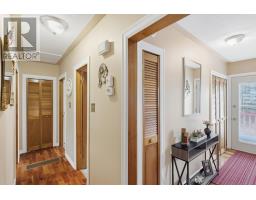2 Juniper Crescent thumbnail 12
