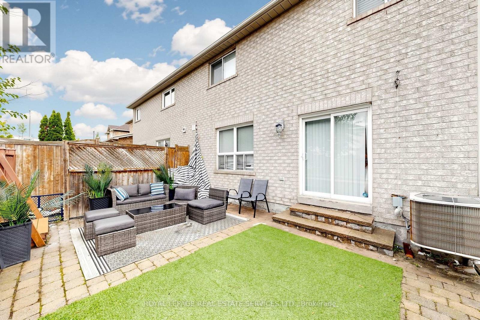 41 CONVOY CRESCENT - 19