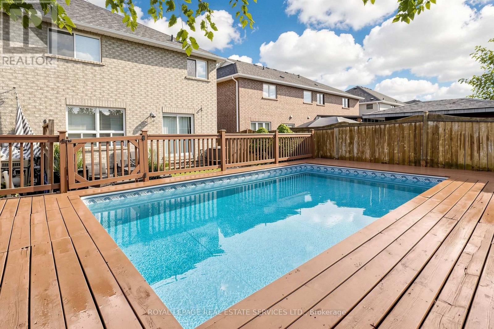 41 CONVOY CRESCENT - 21