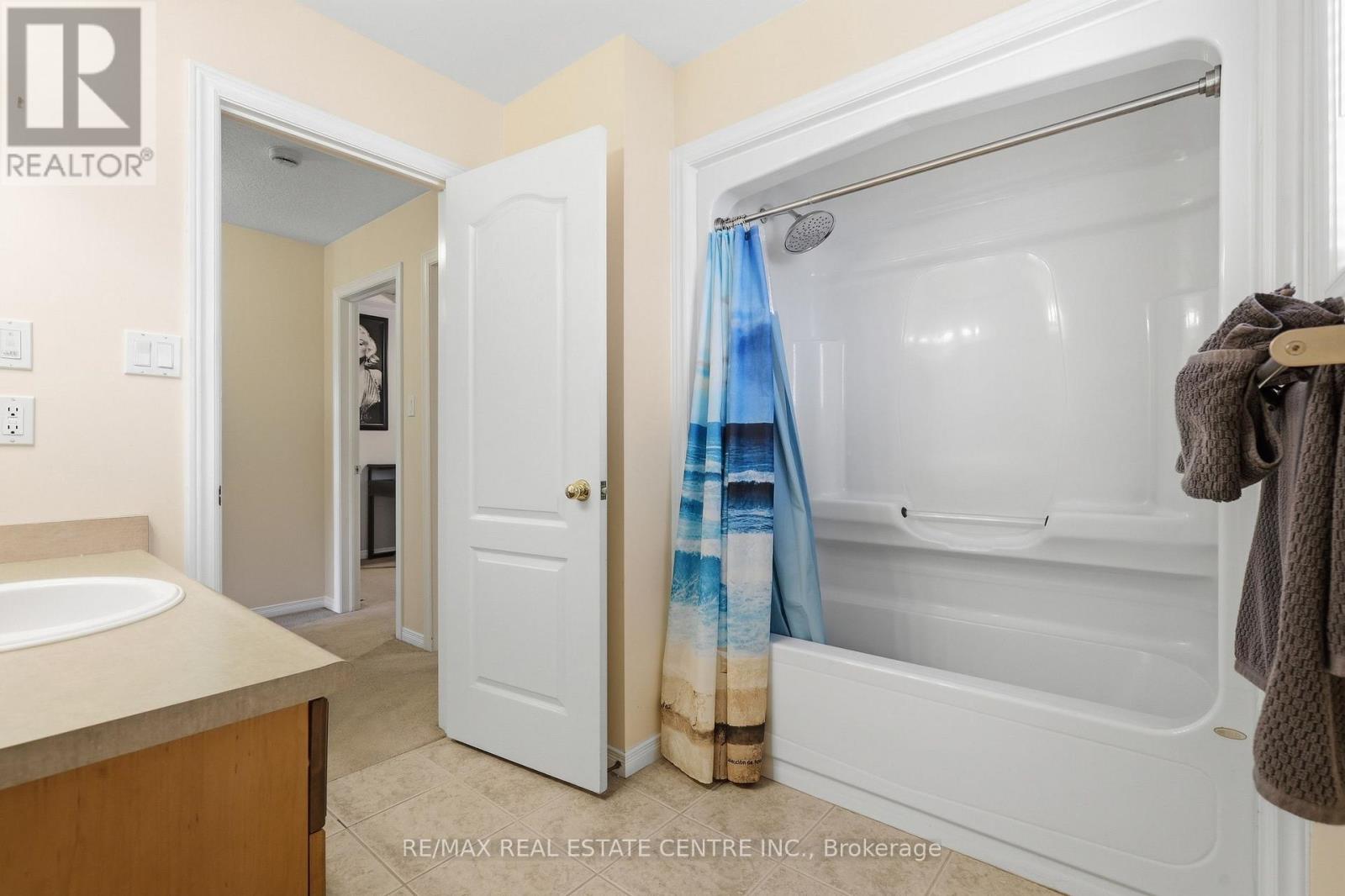 165 SILK DRIVE - 18
