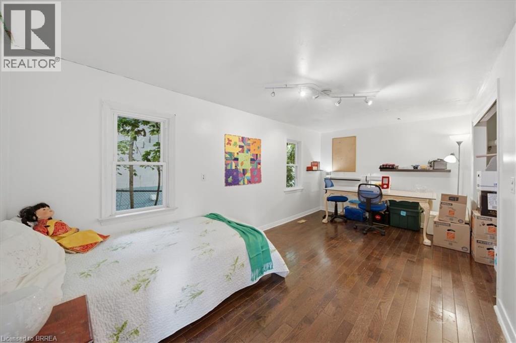367 NELSON Street - 19