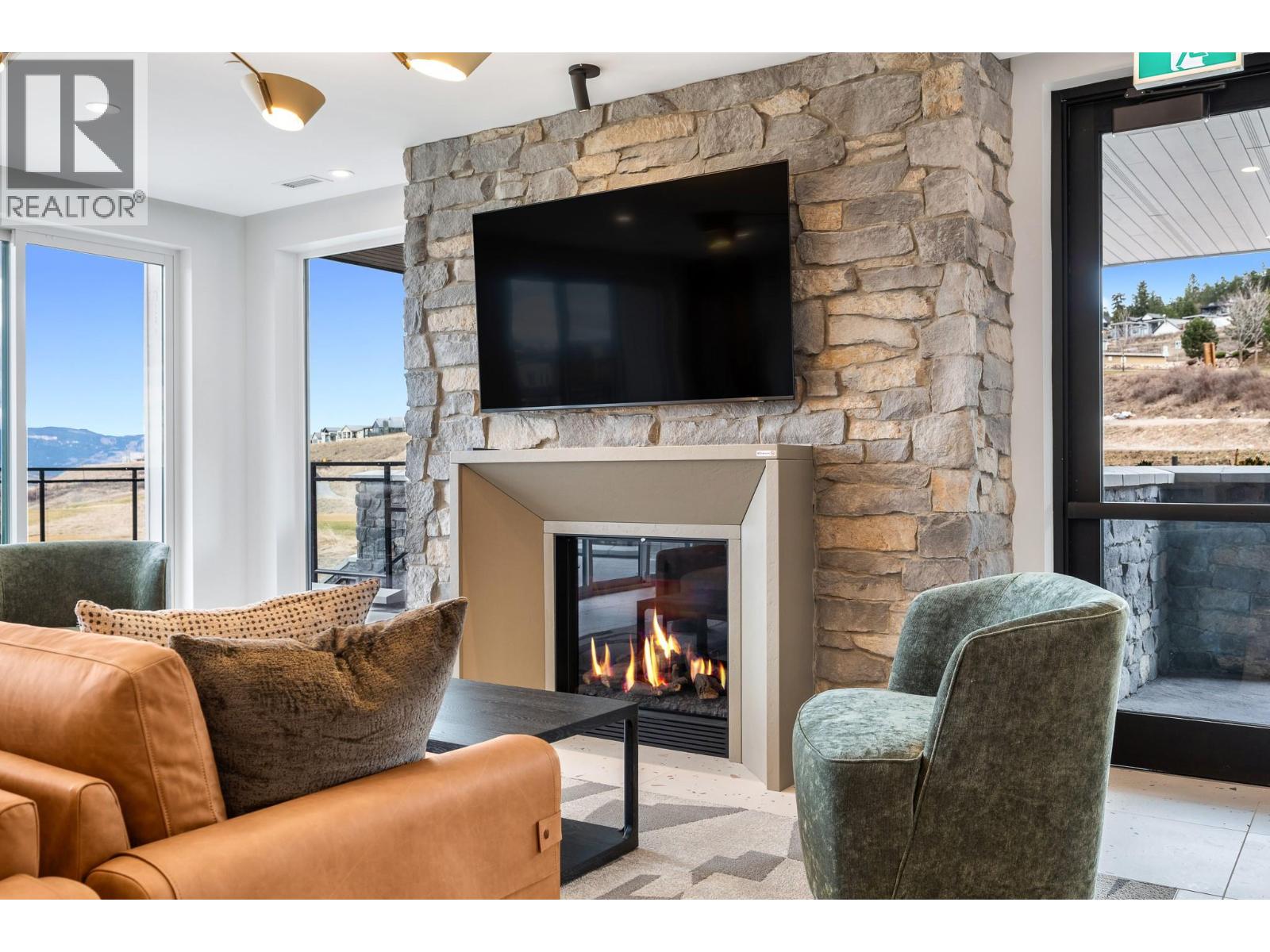 #107 75 Predator Ridge Drive - 36