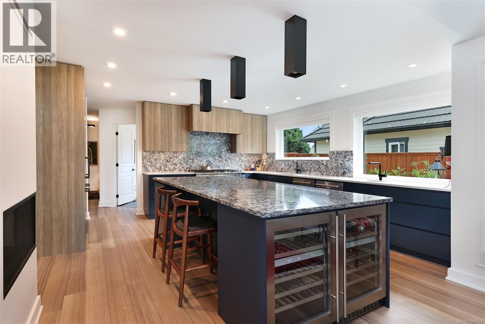 2933 Royal Vista Way - 15