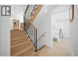 1379 Christina Court, Burlington, ON L7P2V8 Photo 14