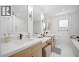1379 Christina Court, Burlington, ON L7P2V8 Photo 24