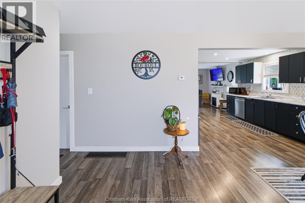 612 SIMCOE STREET - 3