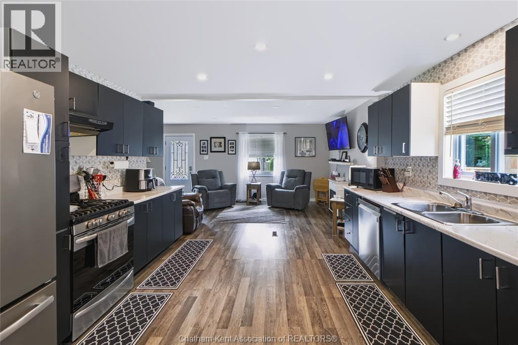 612 SIMCOE STREET - Image 6