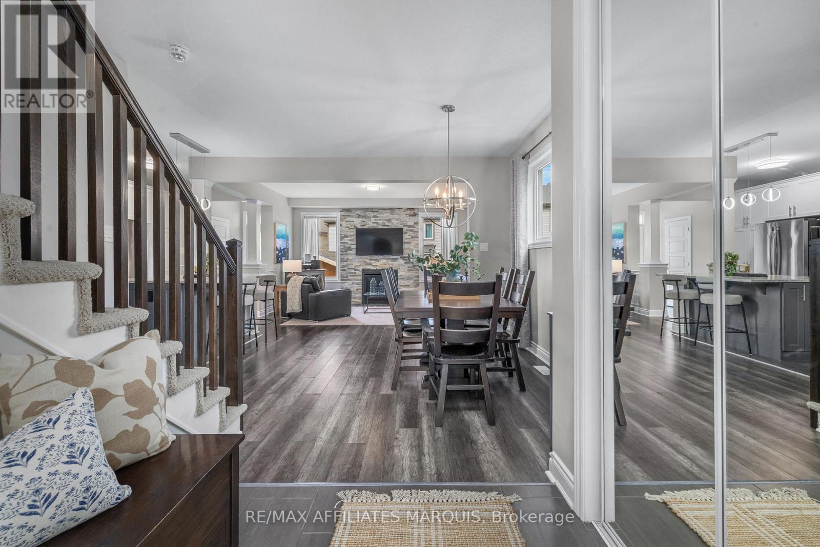 3 Bed, 3 Bath House for Sale in Ottawa – 14 SWEETBAY CIRCLE, Ottawa – MLS# X13674682 - Image 7