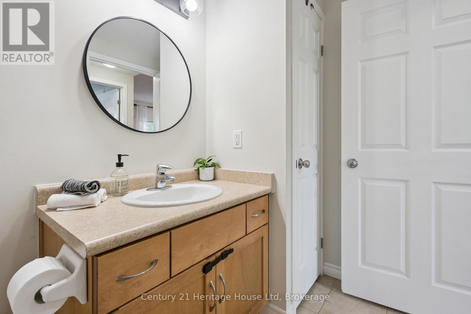 #207 901 PAISLEY ROAD - 29