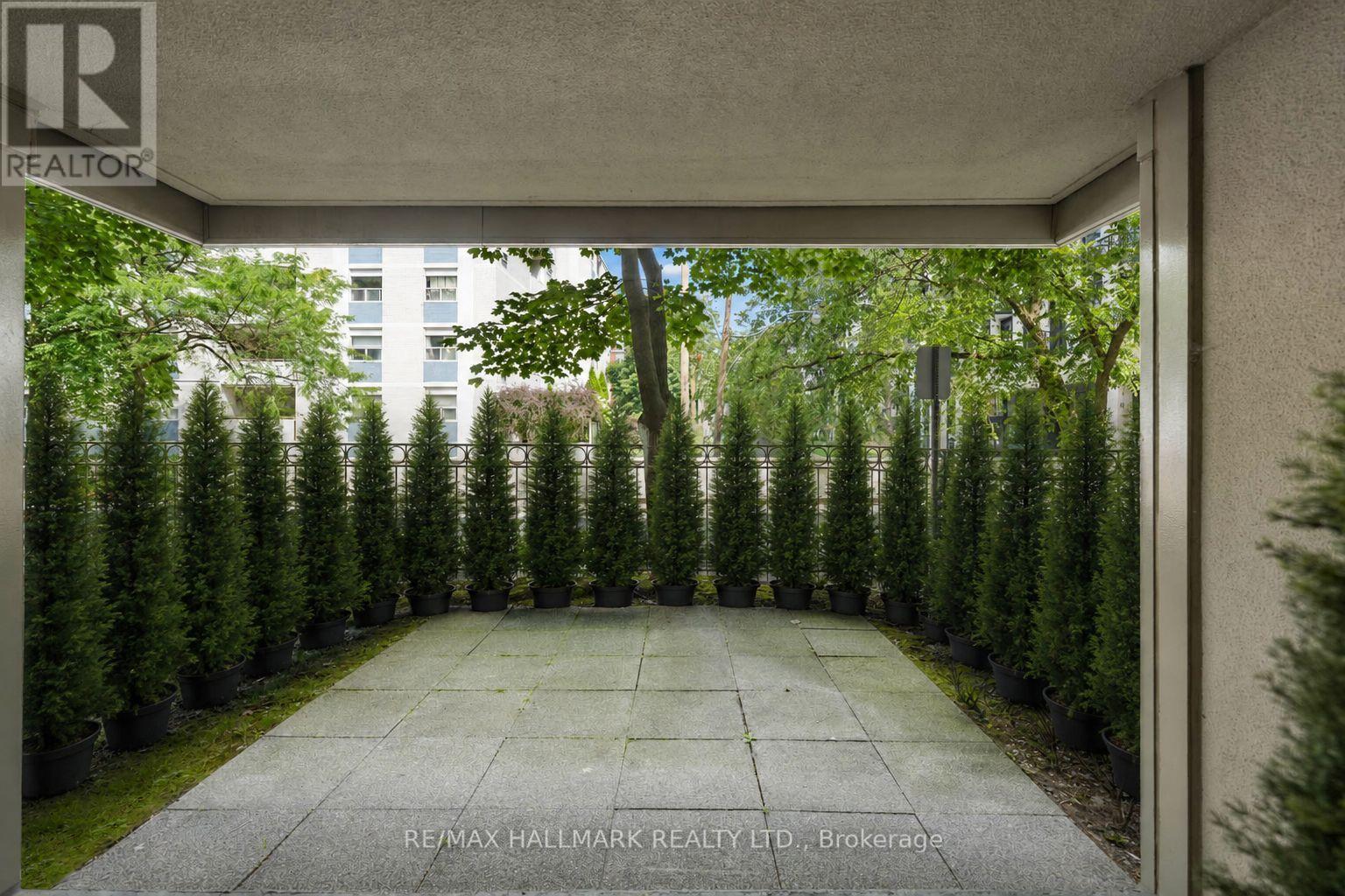 #108 18 LOWER VILLAGE GATE - Image 36