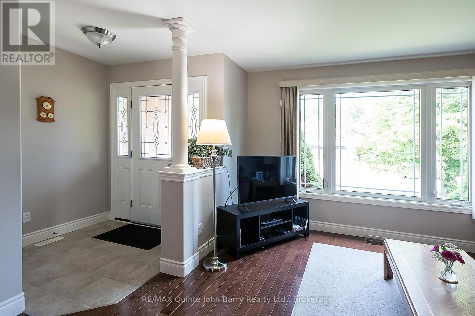 4 ALGONQUIN AVENUE - Image 5