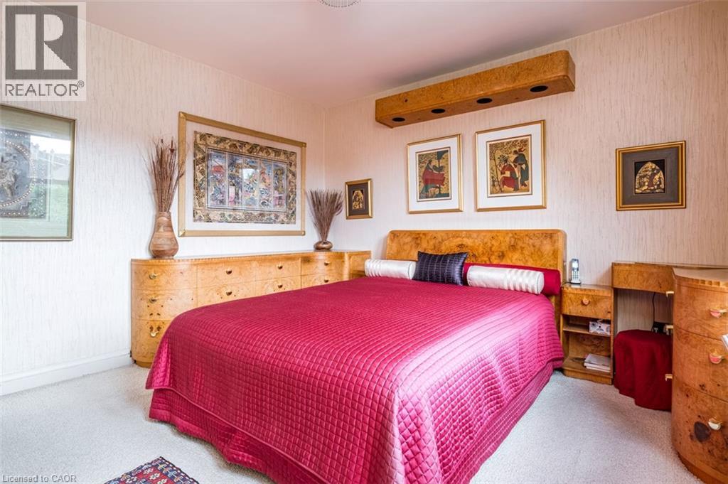 107 BOND Street S - Image 27