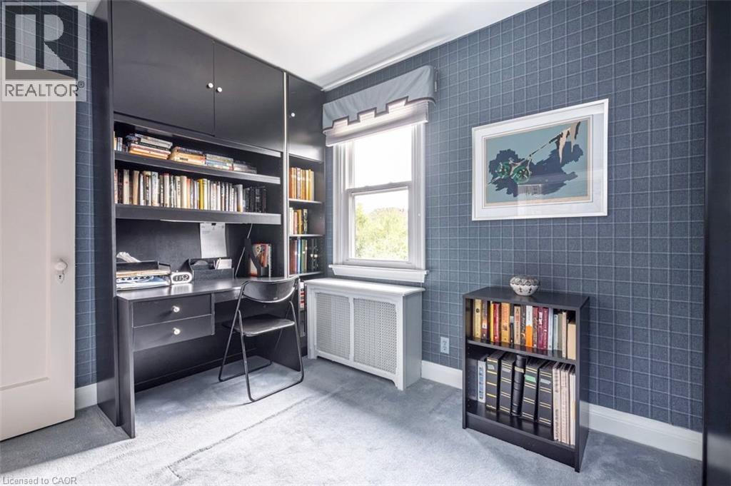 107 BOND Street S - 29