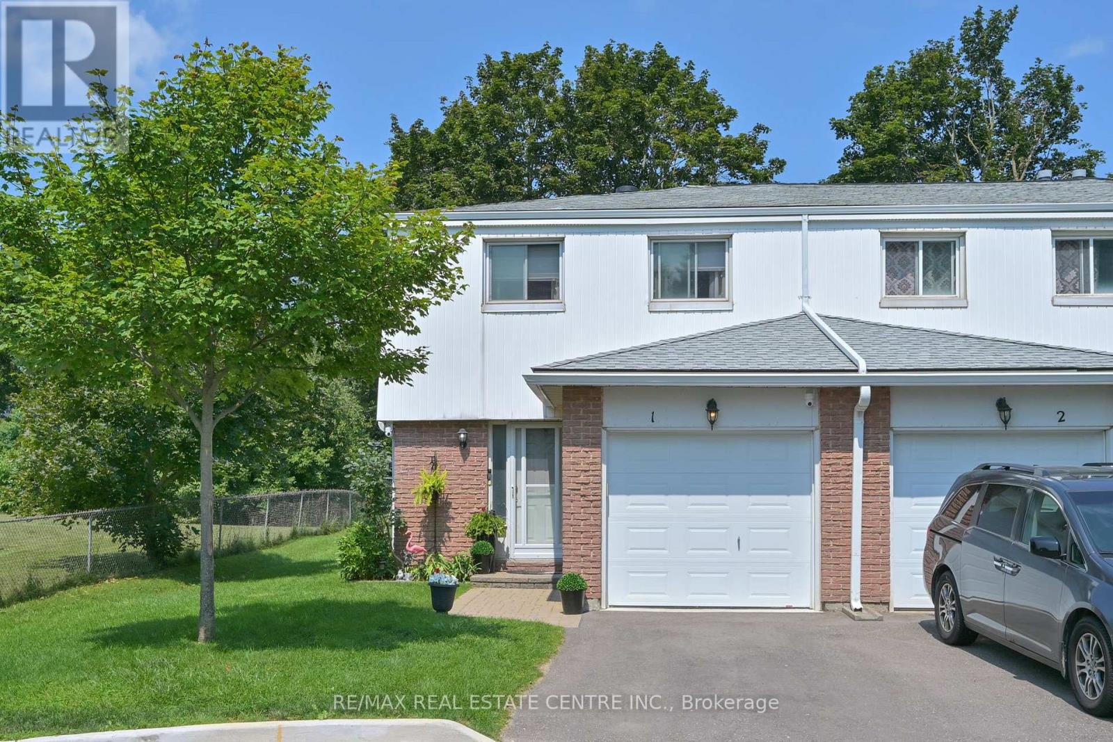 #1 325 WILLIAM STREET - 1