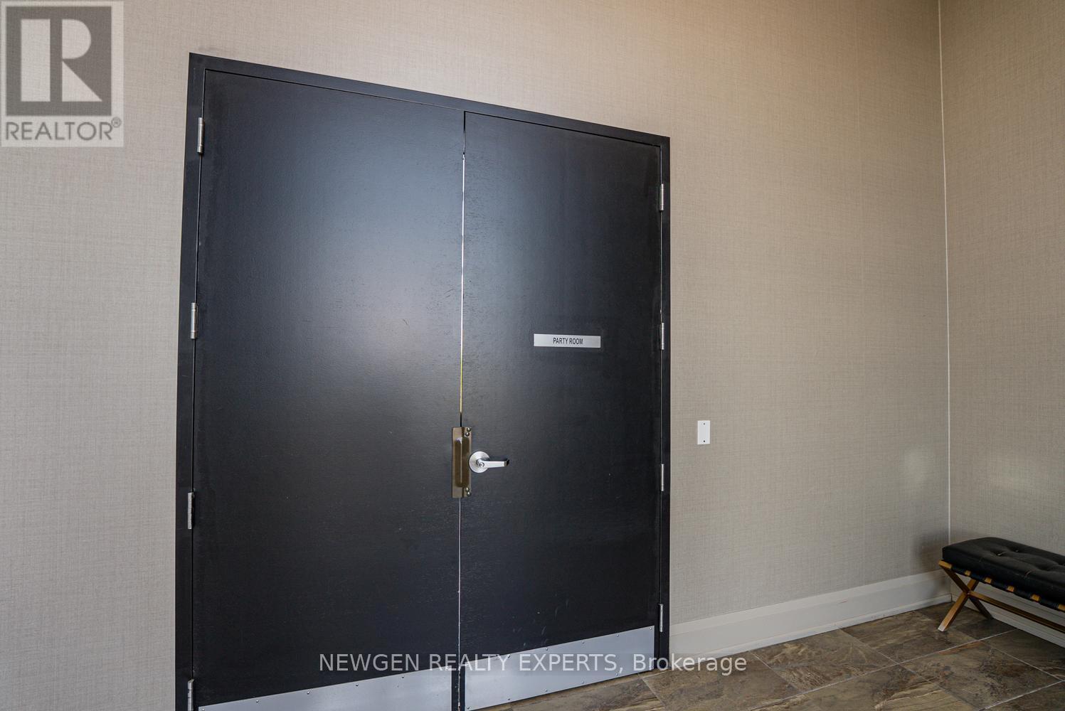 #808 65 YORKLAND BOULEVARD - Image 32