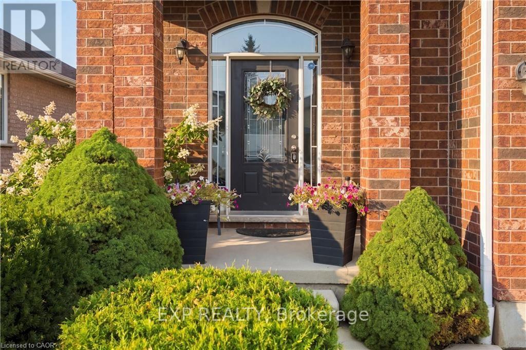 6 COUNTRY CLAIR STREET — photo 3