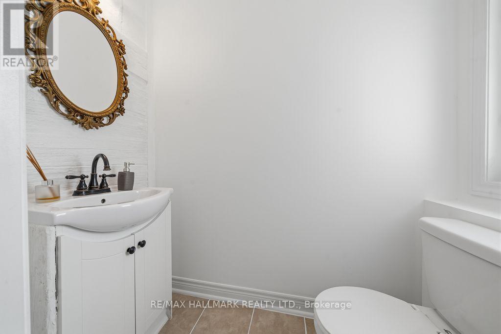 #24 15 OLD COLONY ROAD - Image 31
