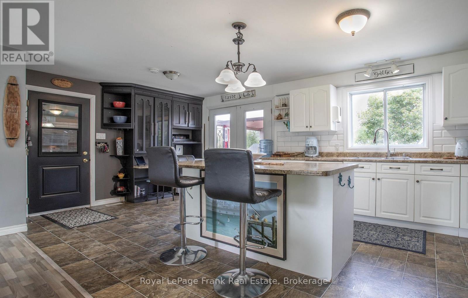5363 YOUNG STREET - 10