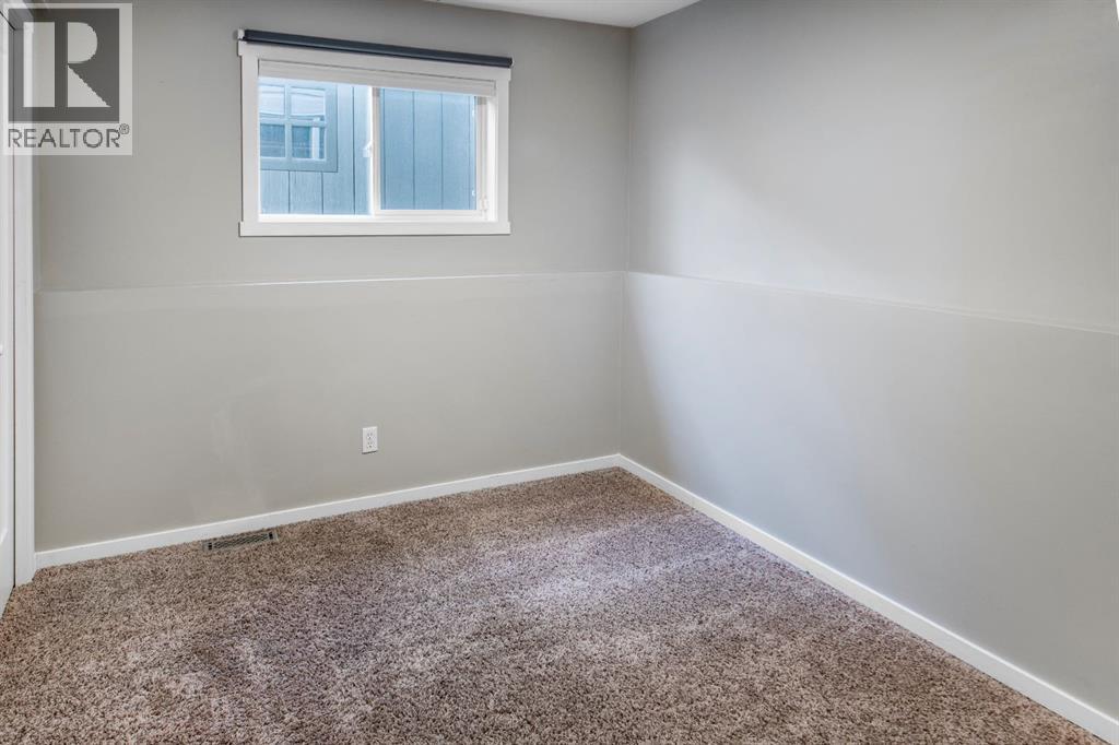 102 Pinnacle Crescent - 27