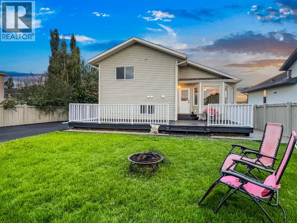 102 Pinnacle Crescent - 30