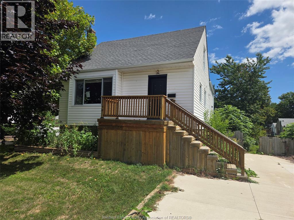 782 Kember AVENUE - 1