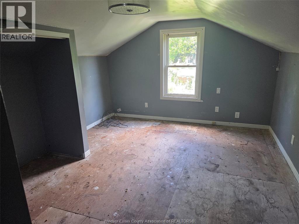 782 Kember AVENUE - 17