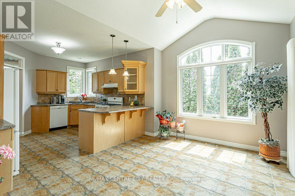 #37 100 SOUTHGATE PARKWAY - 15