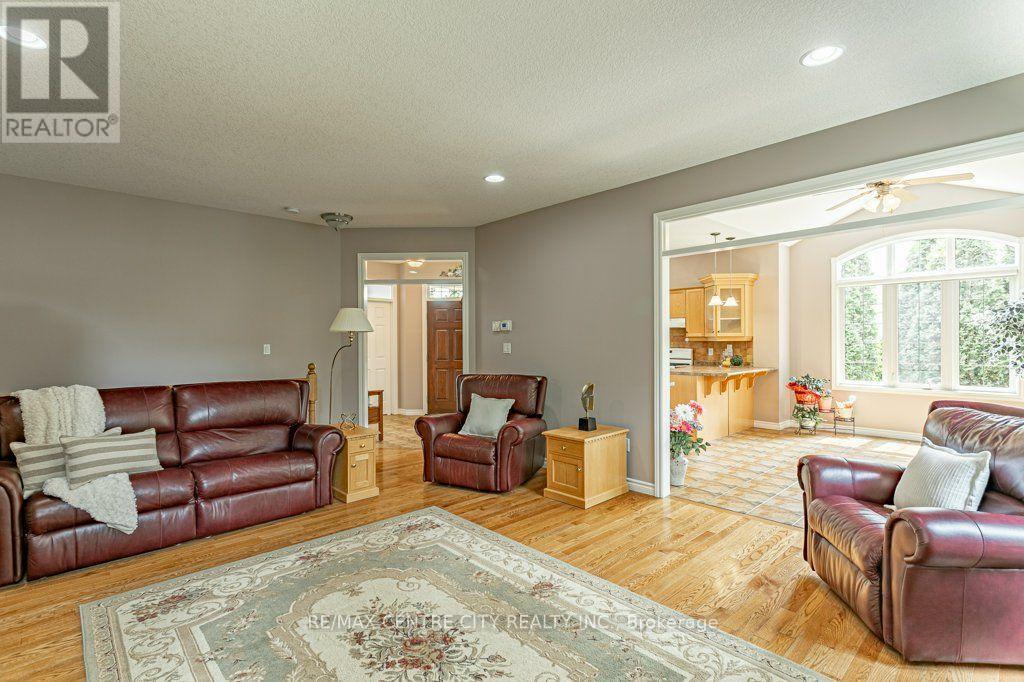 #37 100 SOUTHGATE PARKWAY - Image 18