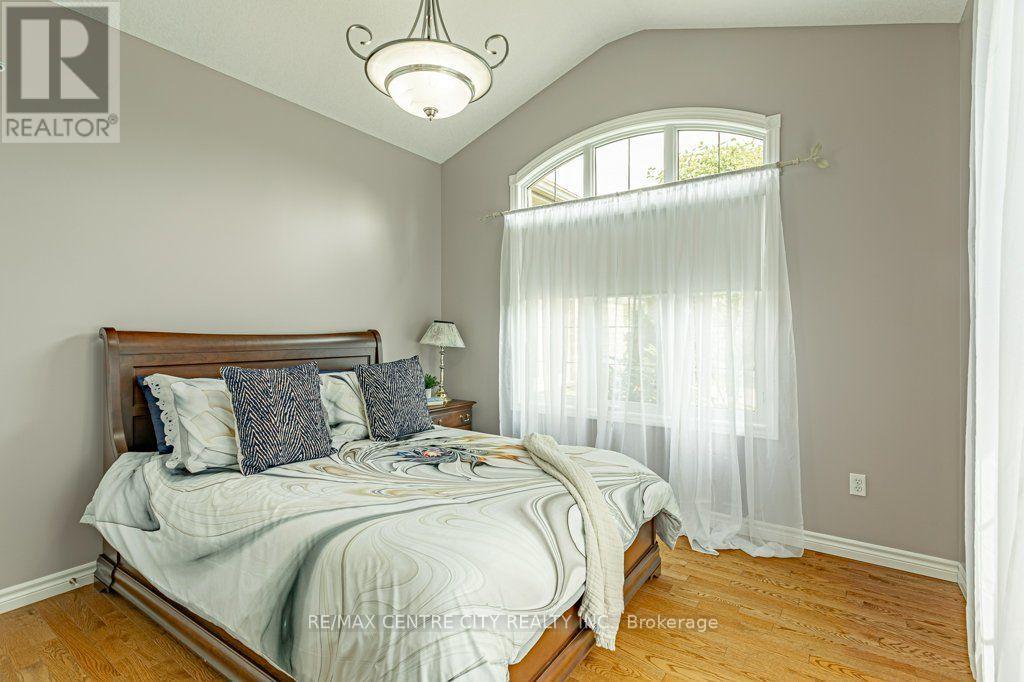 #37 100 SOUTHGATE PARKWAY - Image 8