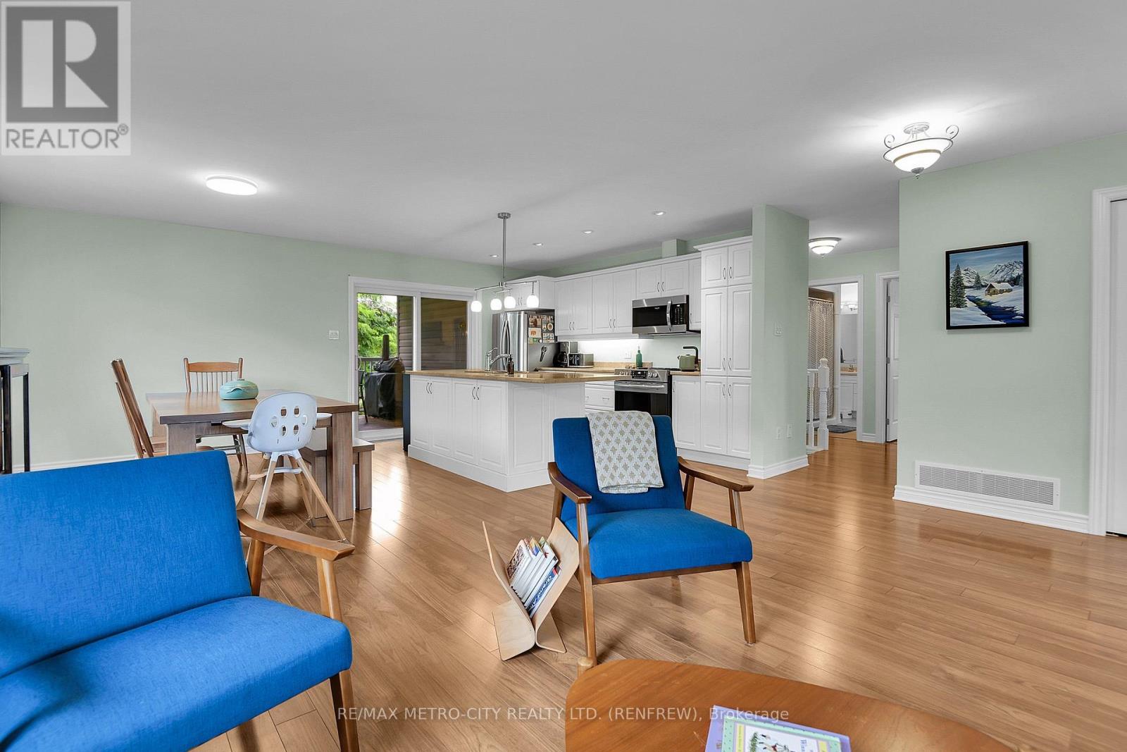 3 Bed, 3 Bath House for Sale in Renfrew – 89 OTTERIDGE DRIVE, Renfrew – MLS# X13674710 - Image 13
