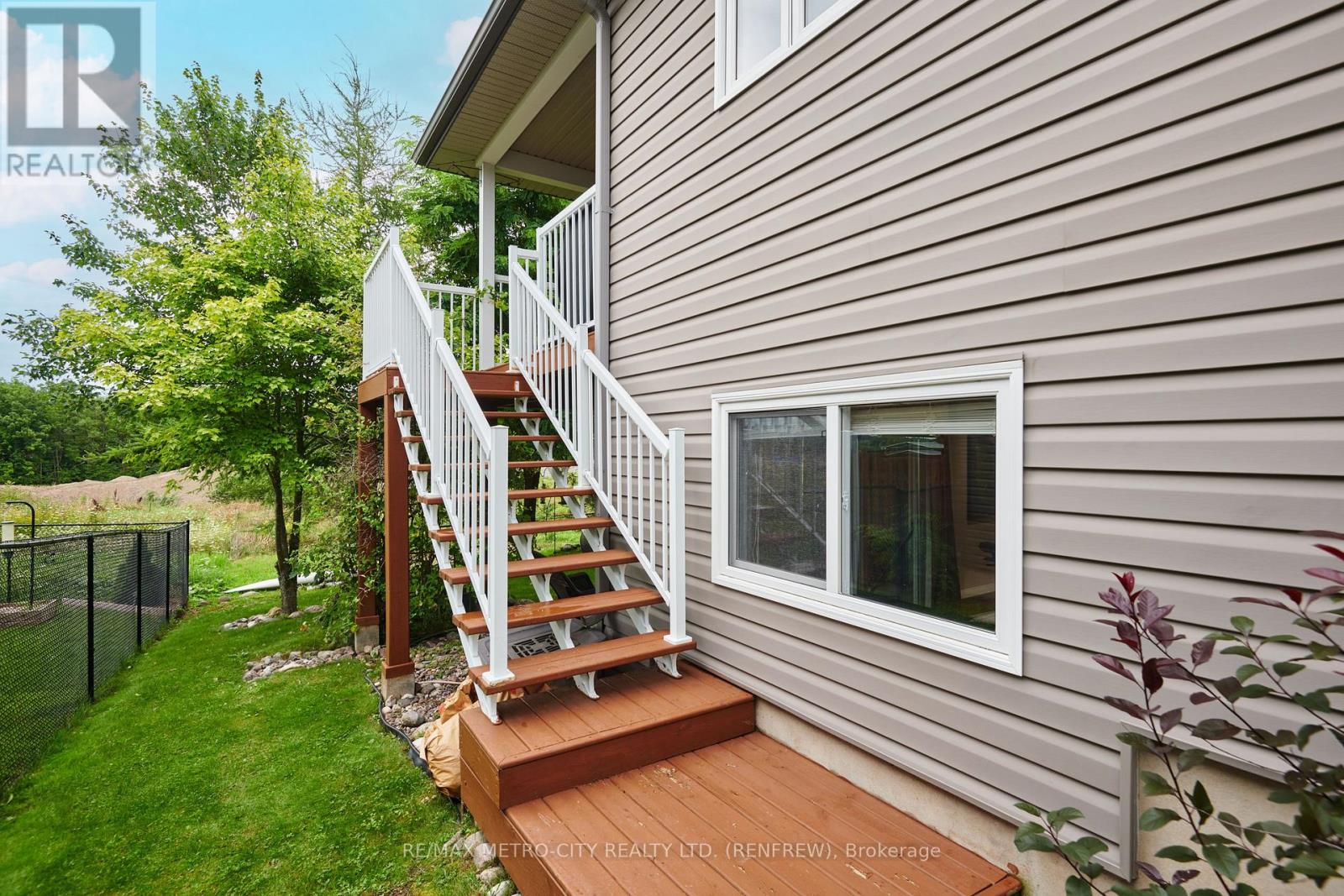 3 Bed, 3 Bath House for Sale in Renfrew – 89 OTTERIDGE DRIVE, Renfrew – MLS# X13674710 - Image 33