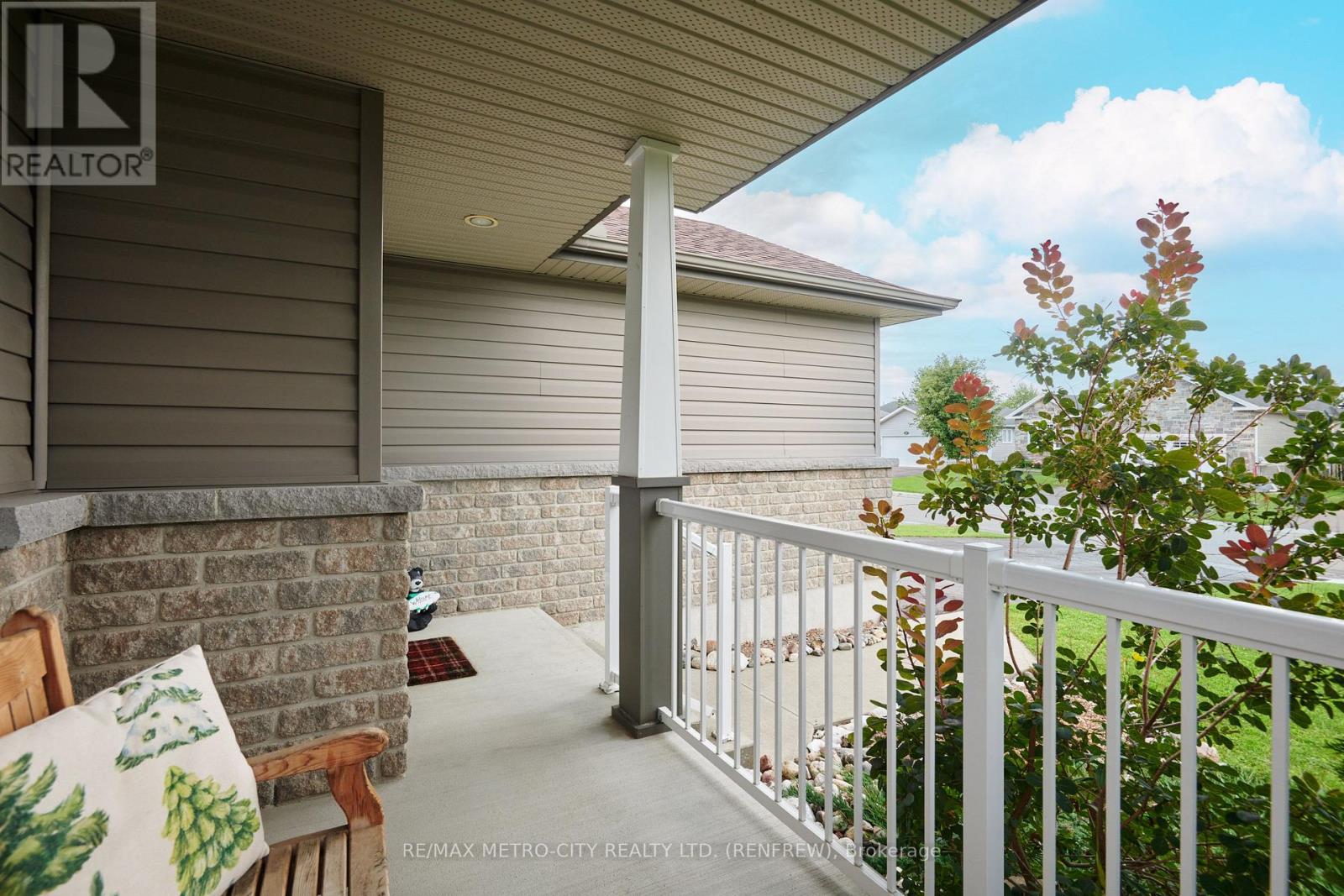 3 Bed, 3 Bath House for Sale in Renfrew – 89 OTTERIDGE DRIVE, Renfrew – MLS# X13674710 - Image 8