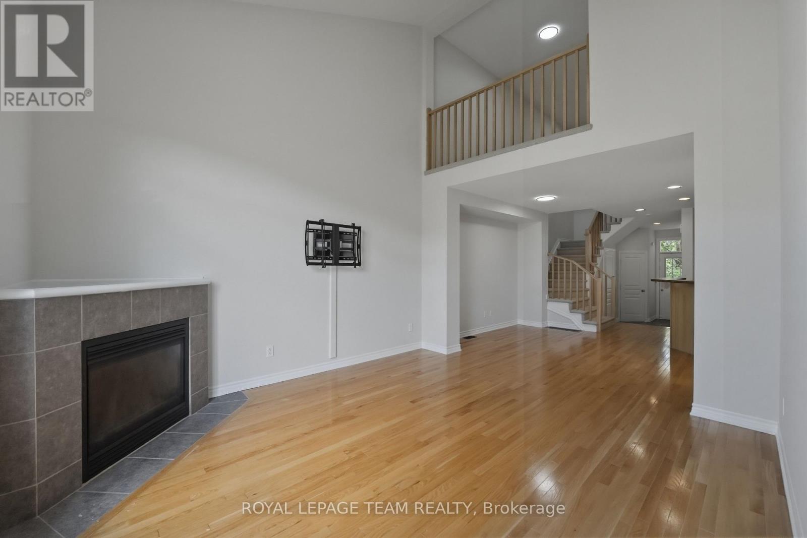 2 Bed, 2 Bath House for Sale in Ottawa – 239 TANDALEE CRESCENT, Ottawa – MLS# X13674808 - Image 16