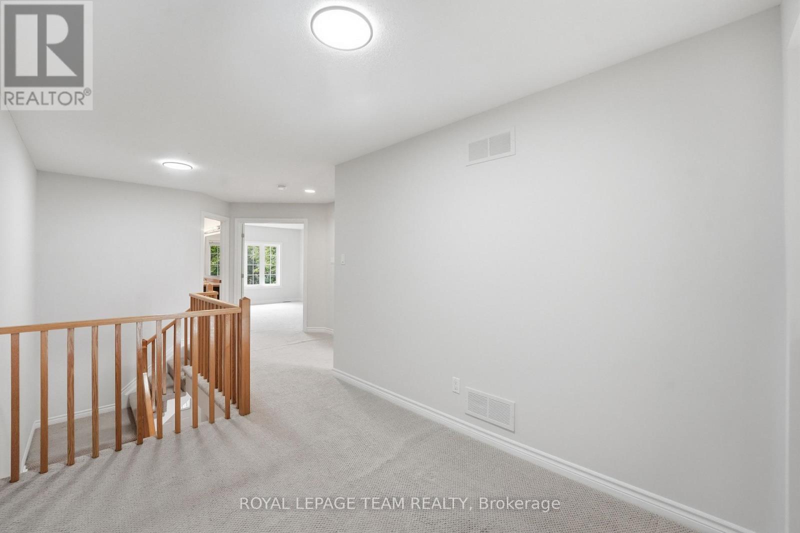 2 Bed, 2 Bath House for Sale in Ottawa – 239 TANDALEE CRESCENT, Ottawa – MLS# X13674808 - Image 19
